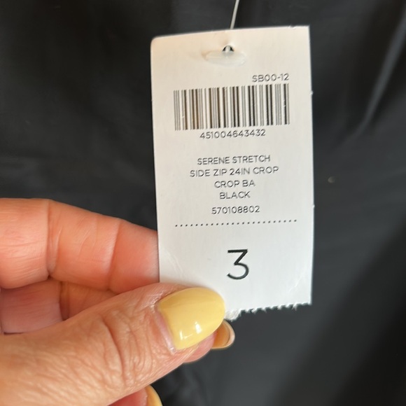 Chicos’s Serene Stretch Side Zip Crop Black Pants - Picture 6 of 10